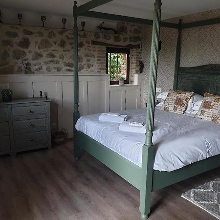 La Maison Ronde Bed & Breakfast Saint-Quentin-sur-Charente Exterior foto